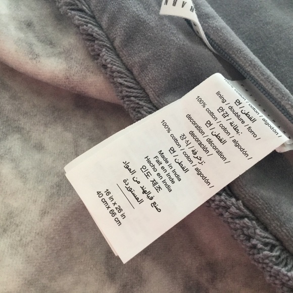 Pottery Barn pillow cover - Picture 4 of 5